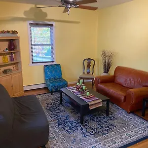 Homestay Close To Nyc, Dream Mall, And Lots Lots Shopping., Teaneck